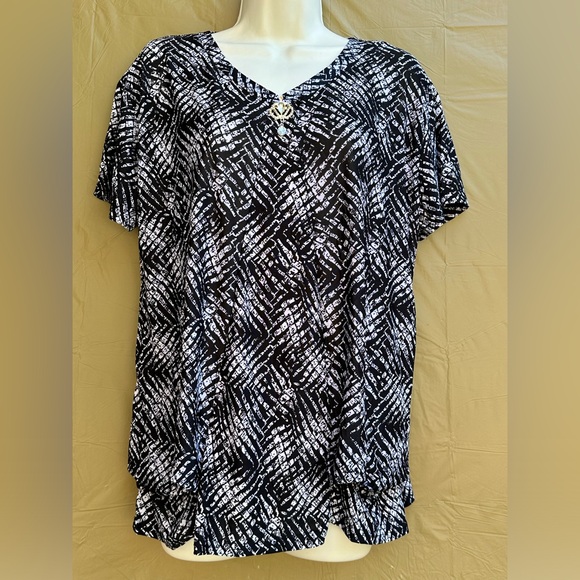 3/$15 NWT T-C Fashion Women’s Blouse Size XL - Picture 1 of 5